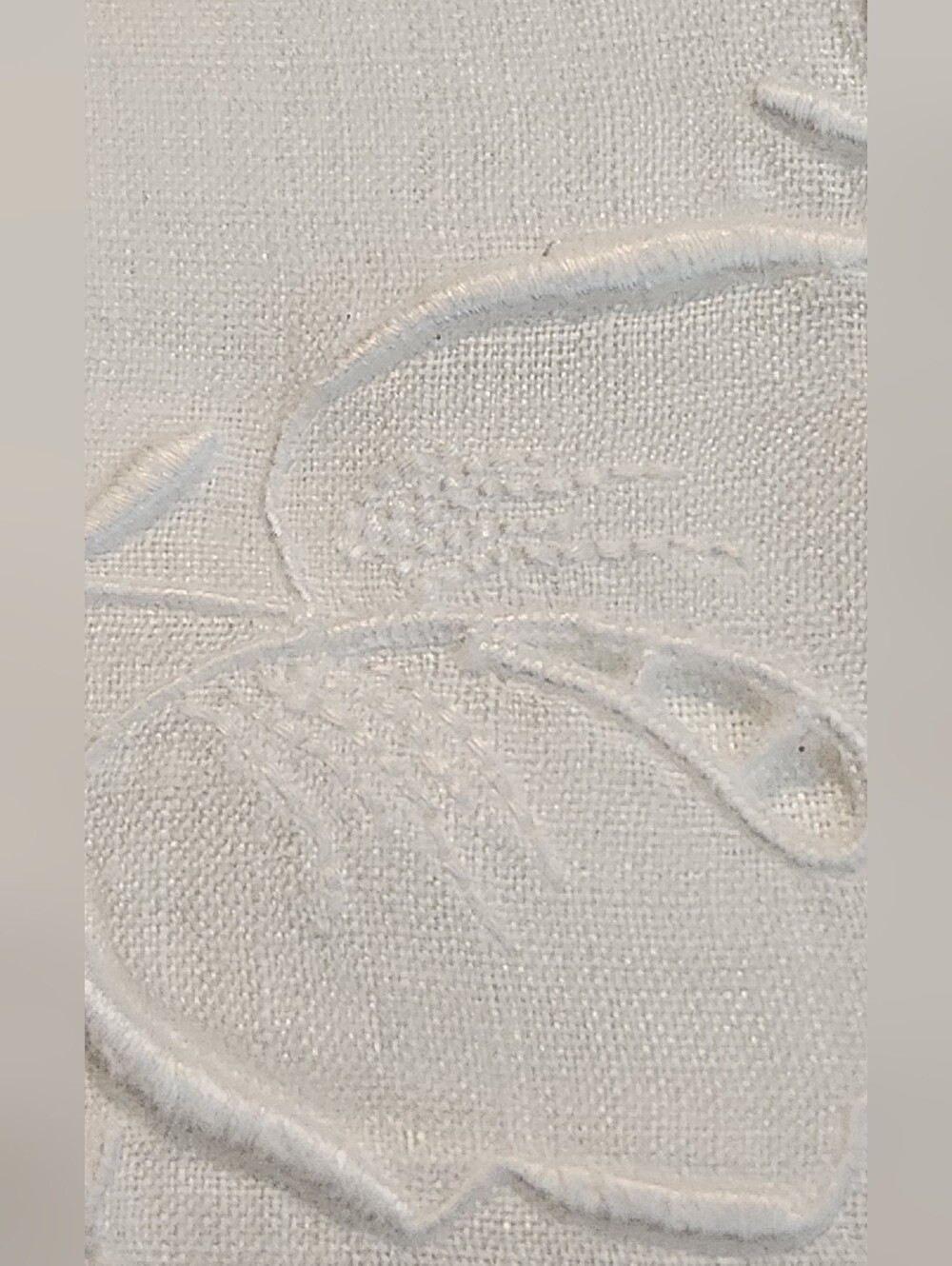 PREMIUM SHEER LINEN TABLECLOTH NICE EMBROIDERY - Picture 3 of 12